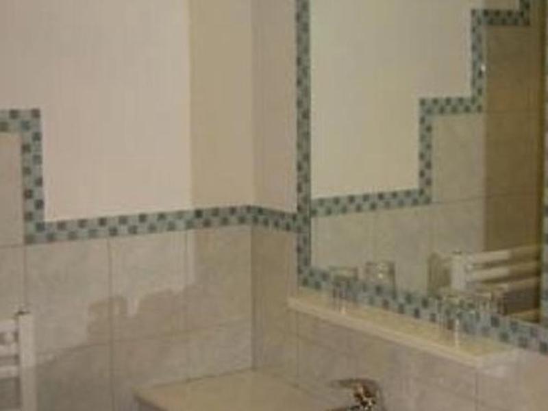 55B074BF7F359D7EE45CE0B08523F73E