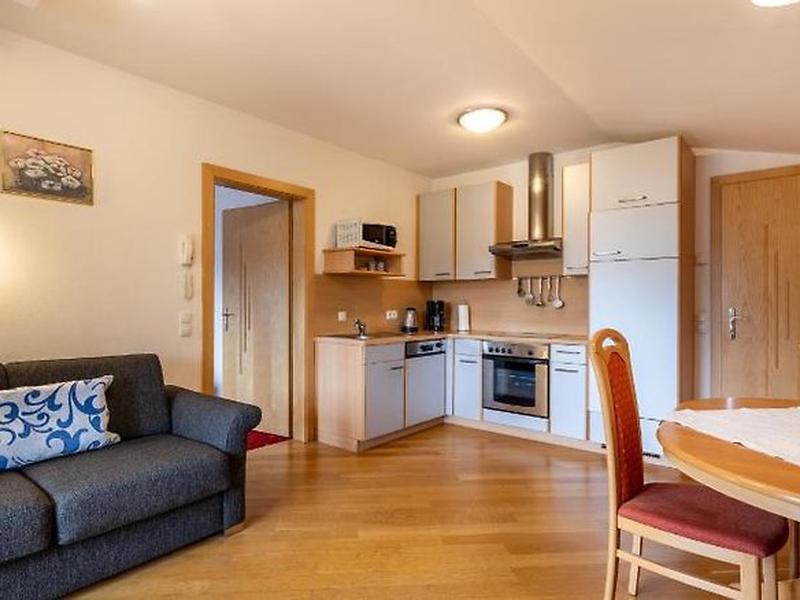 A9DDB7447AF0576A5A85510C8DC999C3