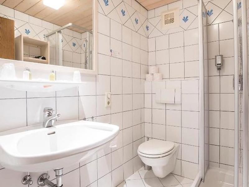 A2CAC626F59232794DA05F83B07CA4E0