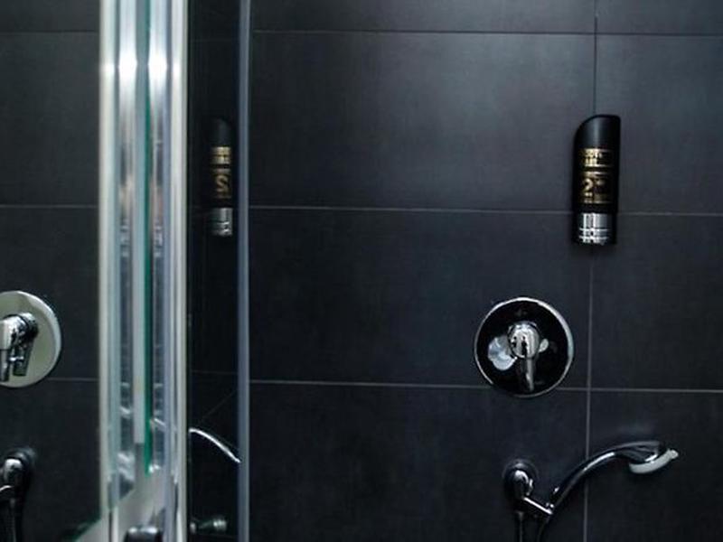 E9ABCAF7663324161F2418E4E5A7E90C