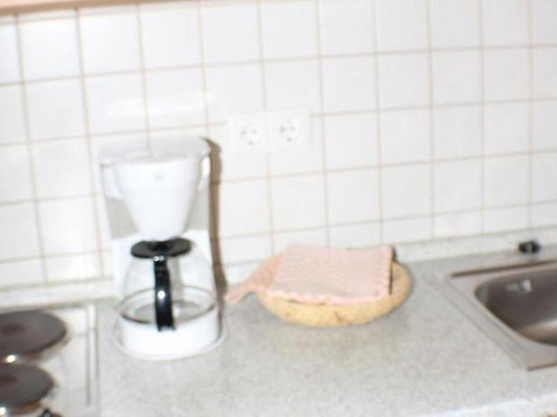 25B054246BD01FFB67051C957E92256B