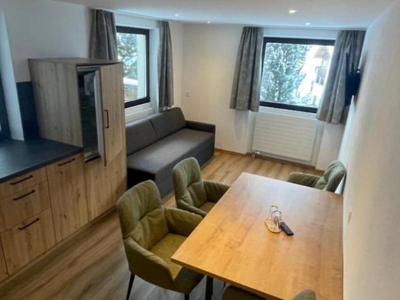 06E98E3DBF377CA9D592B488D21A6780