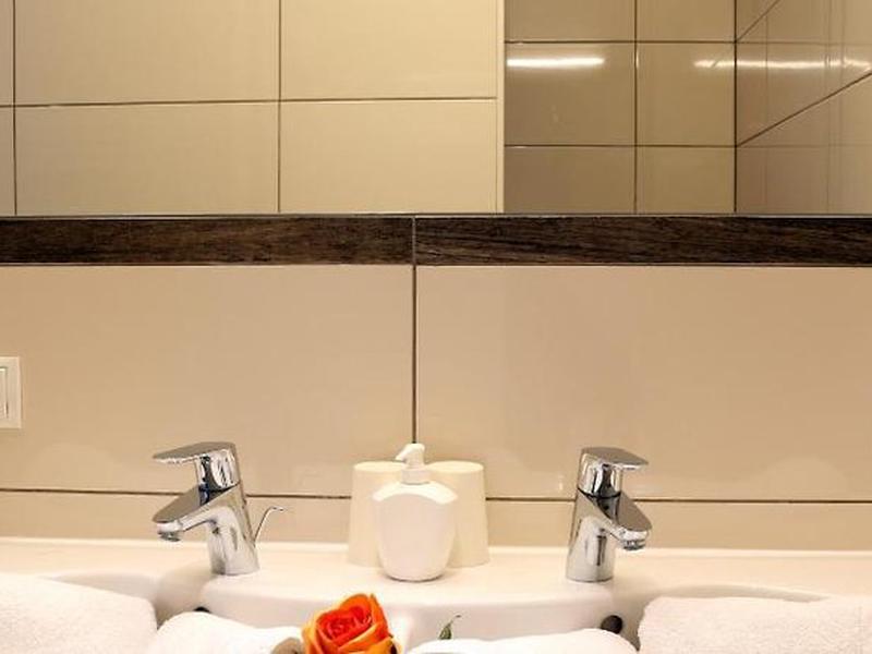 FFF03489E0DDD911AE64F1A3DEA8DEE5