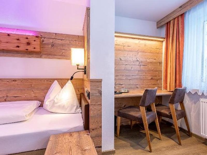 DD00A970E8C8FBC62DE0A1D6ADA7F9DD