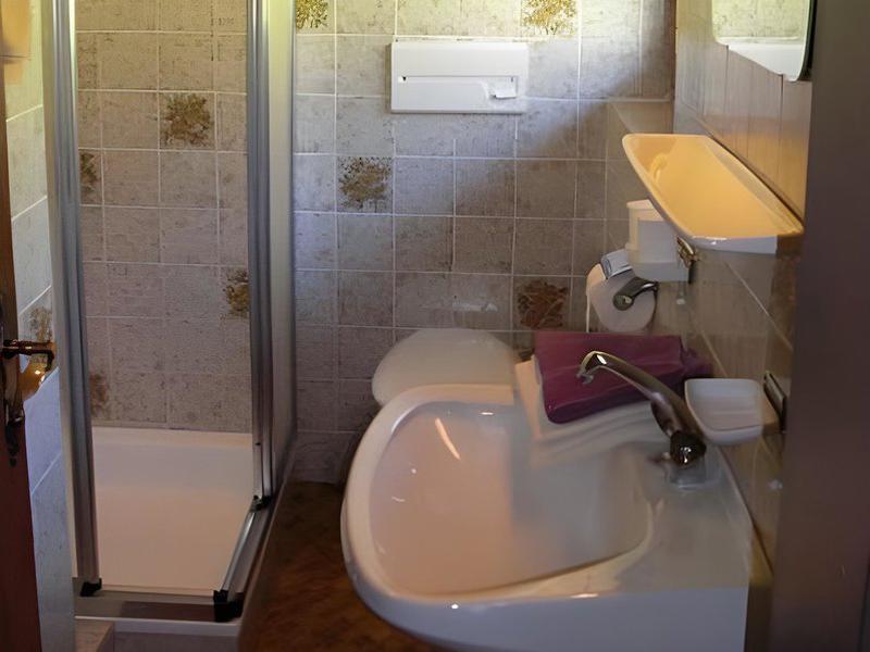 0CEF435AA61959C0AC5447209093A0A8