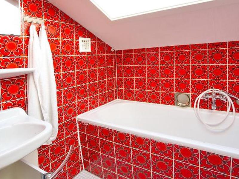 B4E964B2951288E1A13844D1DA803CE4