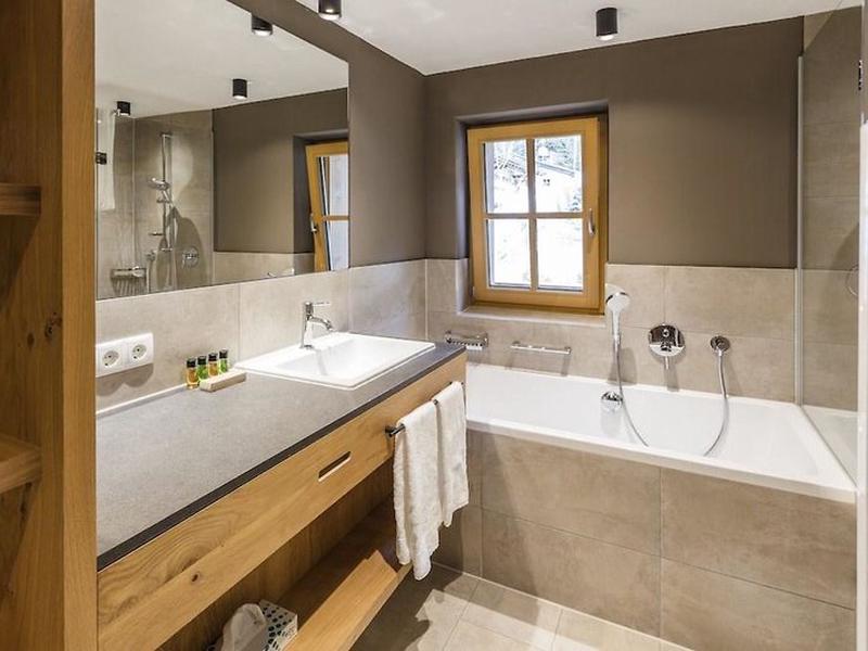 5FA4397AAC8230A33F3D94A7E6EE000F