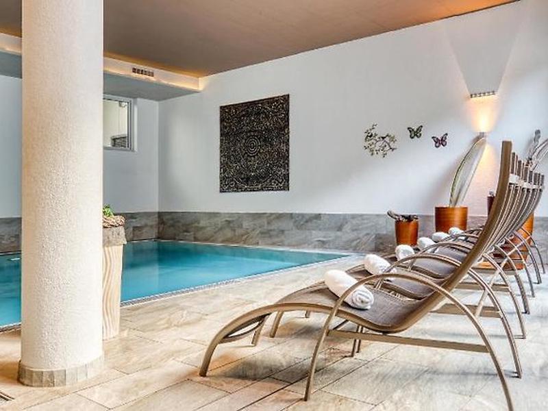 7DCD10C08A93B32383C842855BD4001C