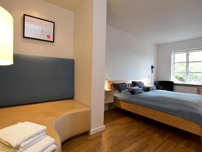 57D57893FEE9343581338C96216F110F