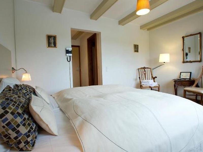 5EDAC536EDF14B337F953FEC552AA661