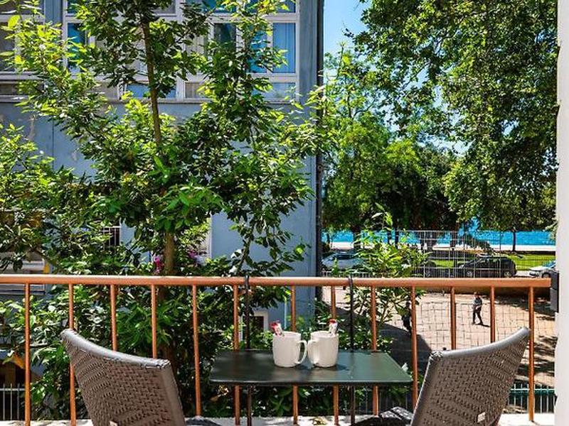 A2954D9A18179FFFCD3CE1EE873802FD