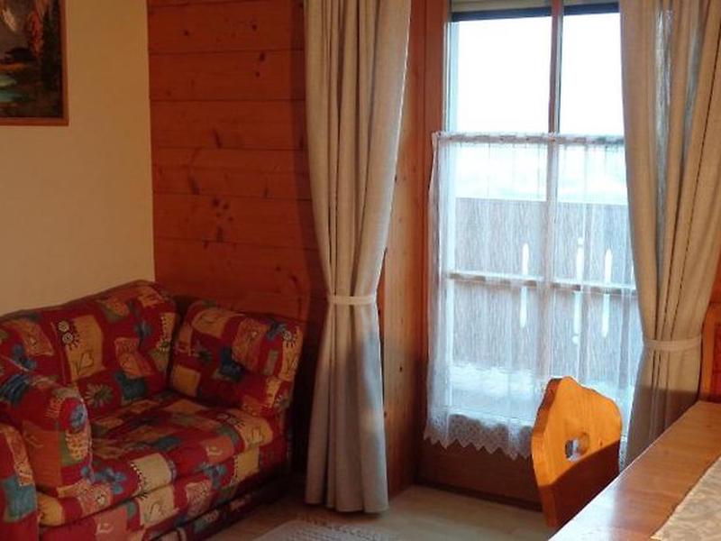 1216151D5BFA372F74542D81FFC2BE07