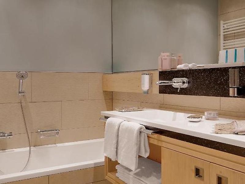 E803A7F8D797DF51F07B915712B68F53