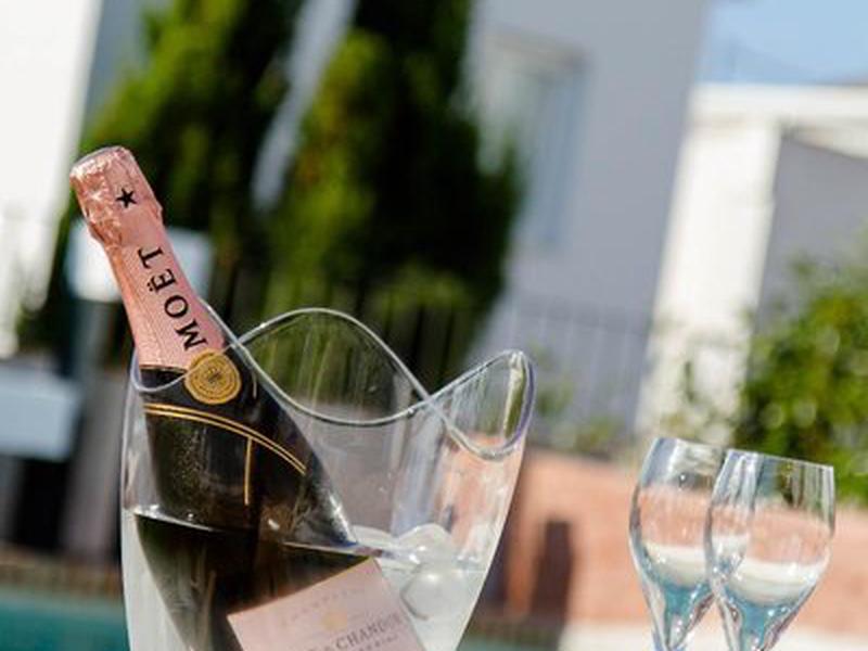 70AC47966E04D7A323AAB40774DAC8E9