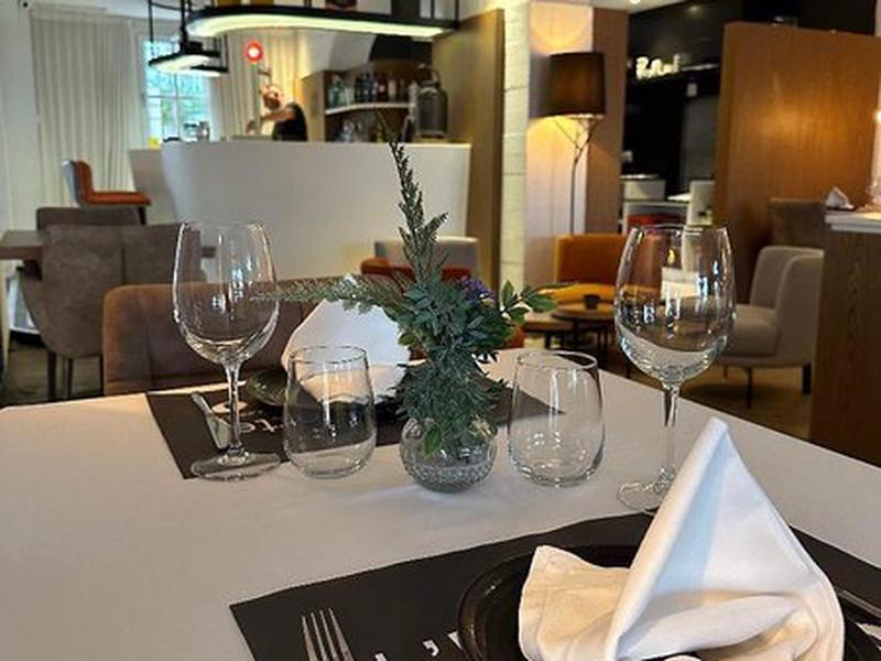 2157F1C0F15EAA276AE3863E249D3A94