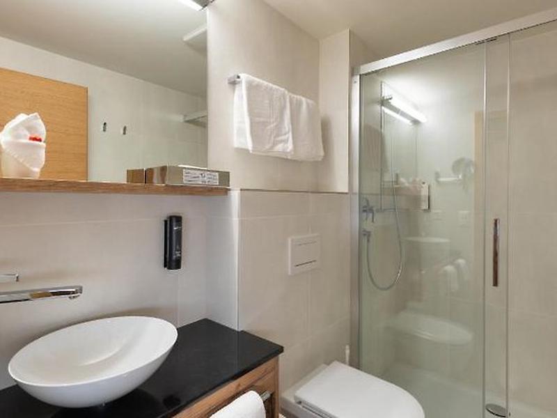 3B37FA25FE3D642523266A4E6FED3A46