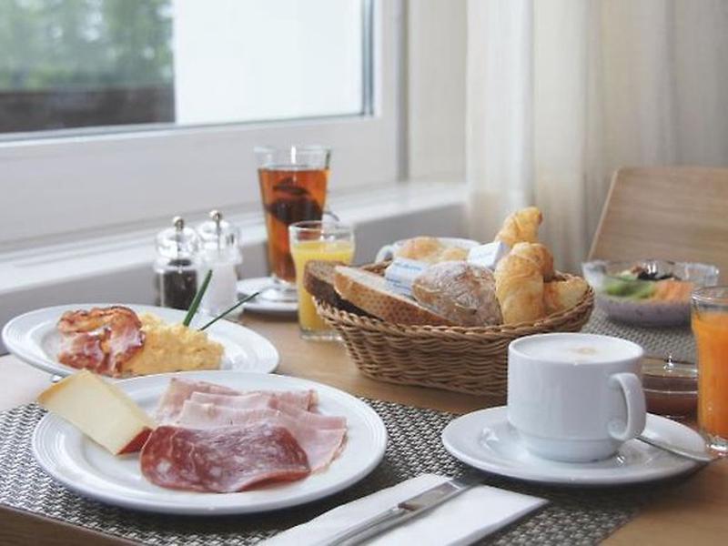 FE4D90AF580417E3A8388C29DEA5A8E5