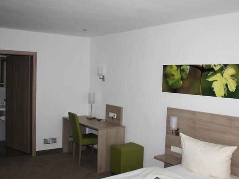 9CD81359B271040E619E19AD9E367BCB