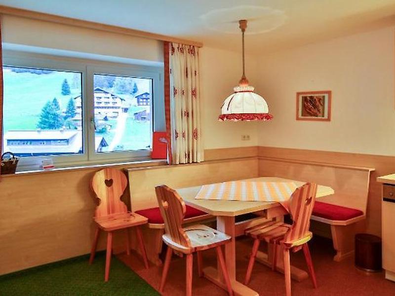 F4E511E86E95365C1C47941EC7977C12