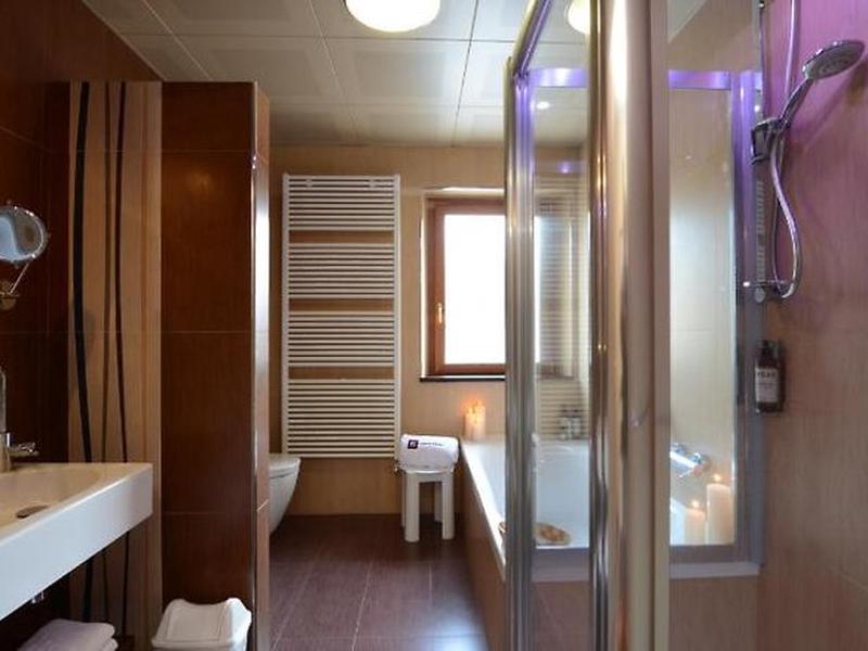 ABC57980946F43261E471A8F3E5F60E0