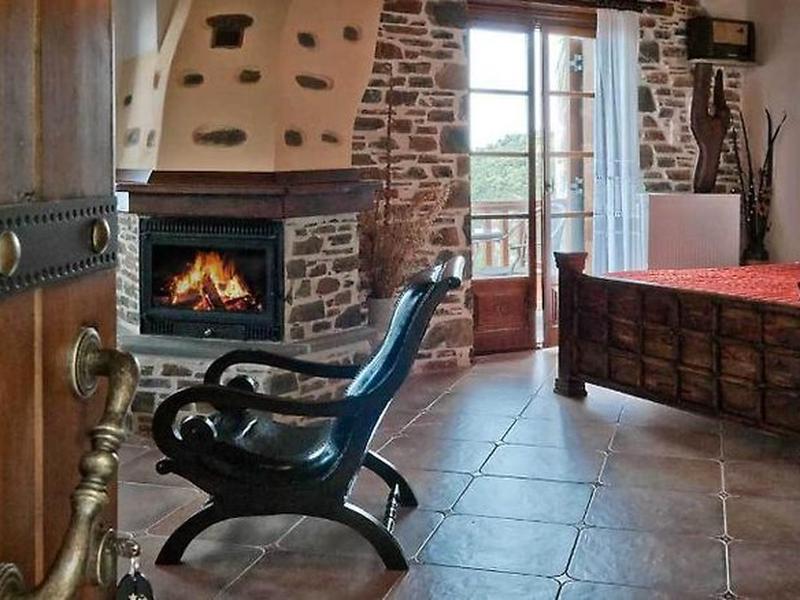 53F20D11E19C95F9697BABEF81785B88