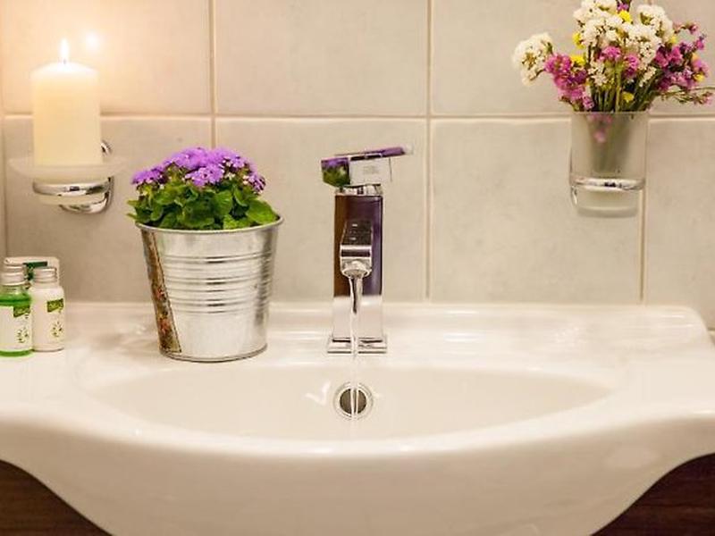 982A3B07E8A182576BE65705868B426F