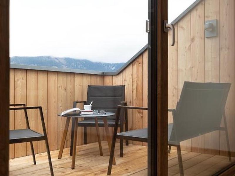 31942ECD2051CF04E28B7B5F8580E06E