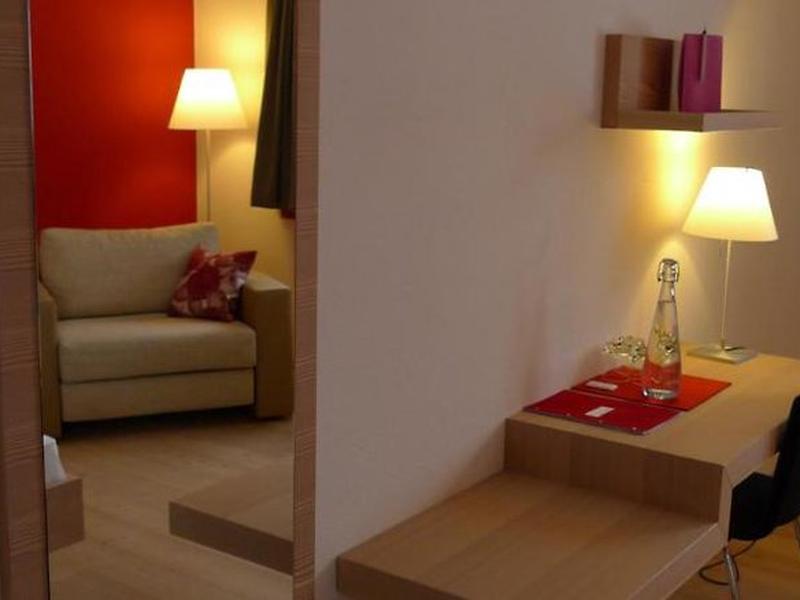 9CCFAAA089FC4D97F1A80F202B0DC3BC