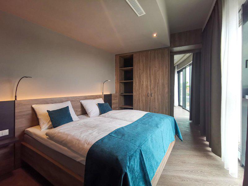 56B2F6C961C9B238F29C289D8A013BAD