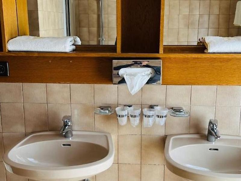 09FFF4AF44BE675DDC27AFE0827EB9DB