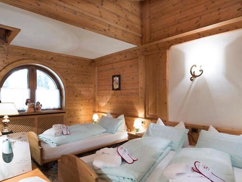 AB79C00ABB597416376207E04C4BB7EE