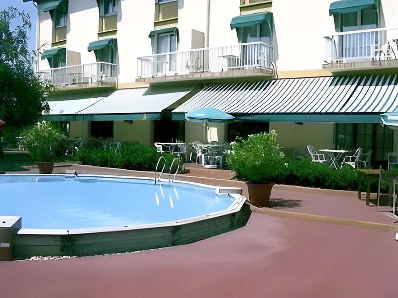 1E8EE344A76F39080466FE246E5DEC1C