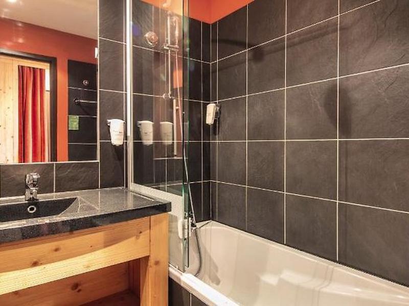 CAC0836EF939E3943DD43220B6533E24