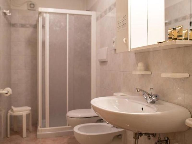 0989BC2DF1BB6B78F6F5BA22E24CD5D4