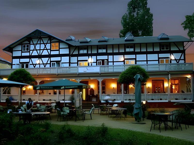 FC46DDBDA2C1C1FAE59E11A697929BAF