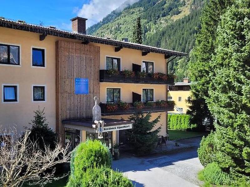 92EDFD461BE716D419AFDD3137E941FE