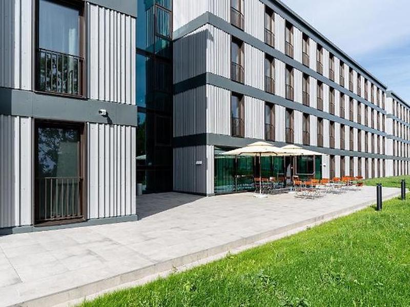 13C8B2336A0F51BBD8C4B51DFB11D810