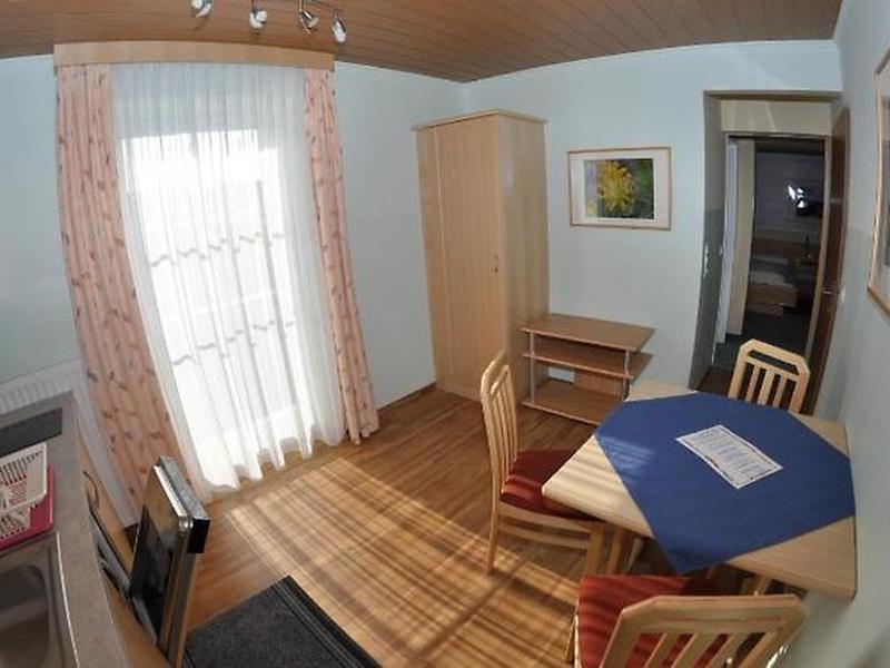 FB22298C87D6FEFE10E16EC779DEDC63