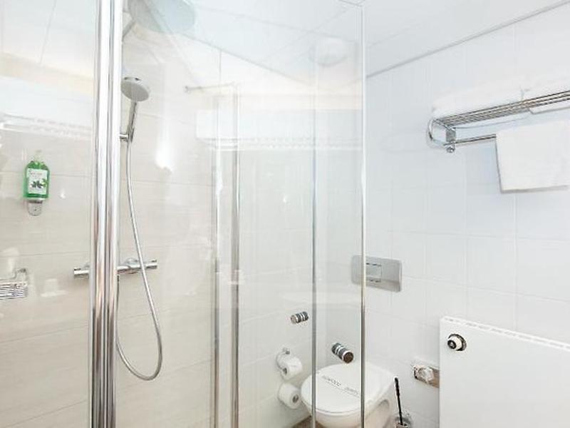 C2B2187D17A2D44BA58EDF6DED9CFBF9