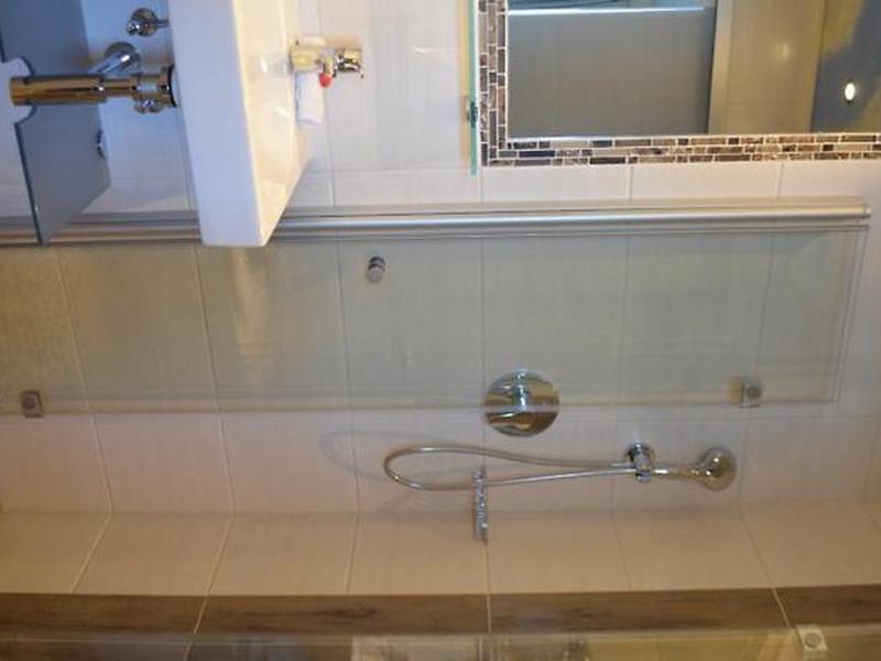 0A6D5D3445C1B47F5221E4083D2D1B25