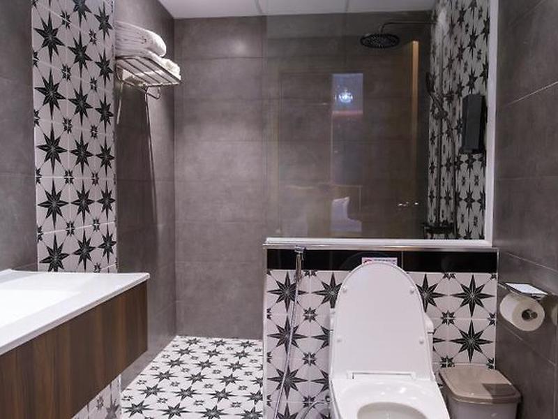 D18D177E8B3E241105F114B8F5B15CEA