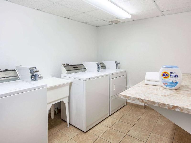 D4CAF32270E3B1A44D12CC93FFF26875