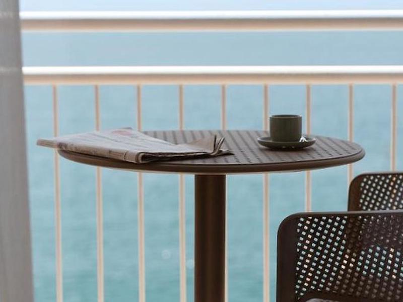 F18BB034F0146445C77EEF4943F946EB