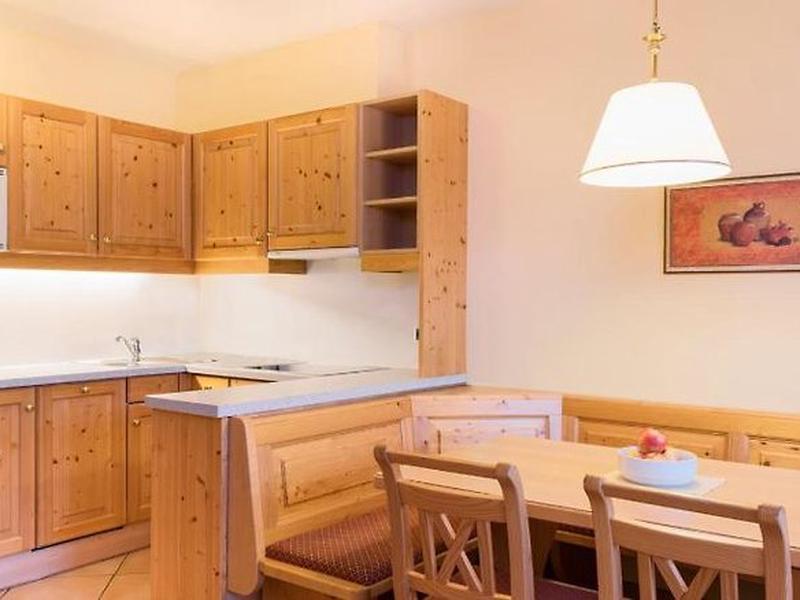 B53B9701FF15D8B2E44DD6EB56FB546E