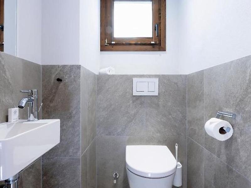 6E0B7046F474C35C503EC897D37F97ED