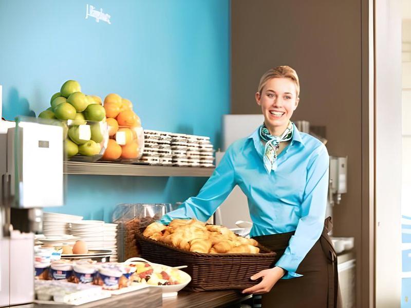 11F603B933D3BE99A965D8DE04EC64A4