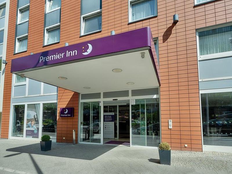 F31E6FFC799C065F50AD646F61B4D407