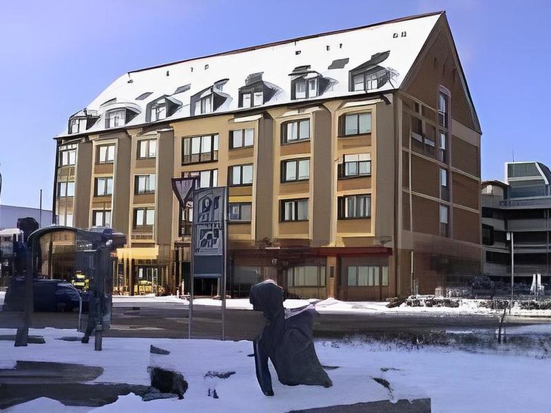 EADB3AD9BF9646A52A755D5067BB8102