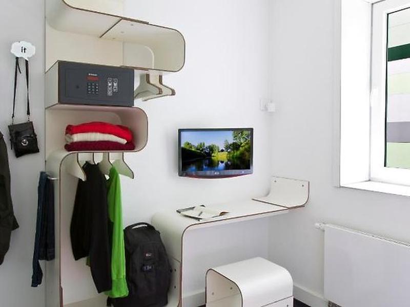 1BD4993BDFF8A7157CA937B9FA24F80E