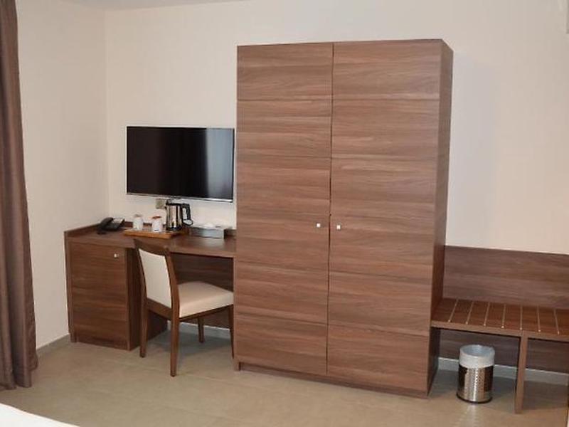 62D6B77B78E6B1ABB179B3E2FA172D03